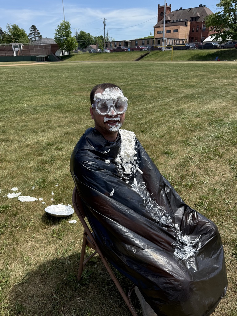 pieing on field day