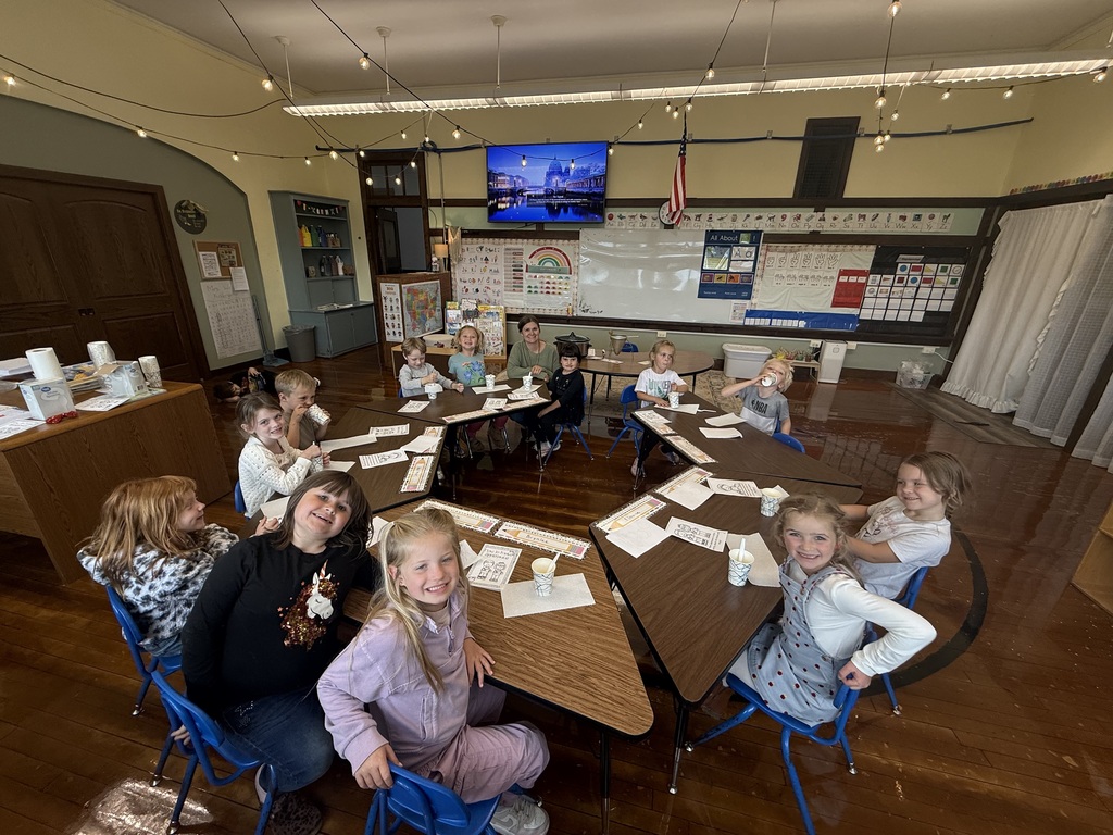 applesauce making with kindergarten