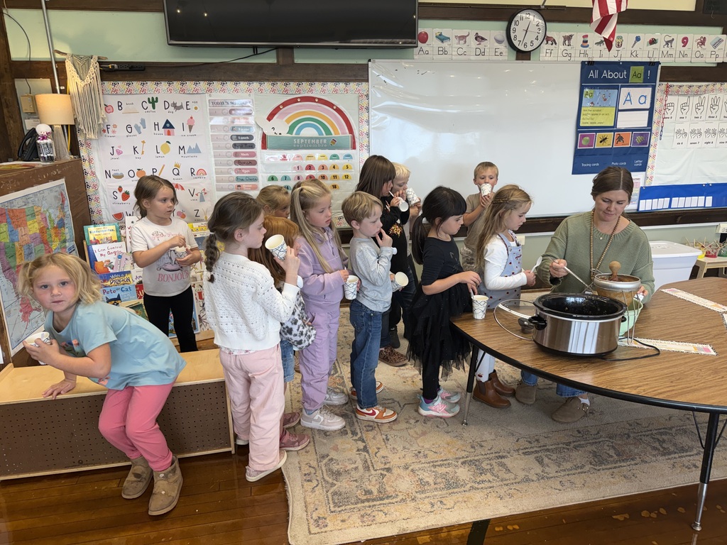 applesauce making with kindergarten