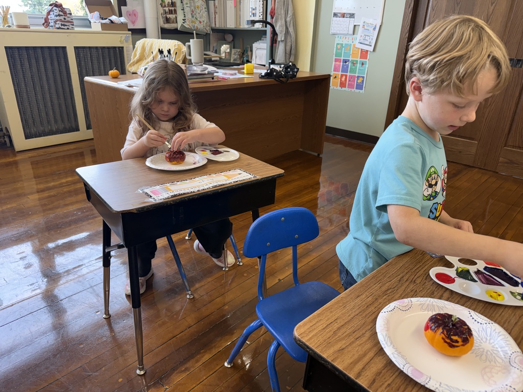 pumpkin painting in kindergarten 