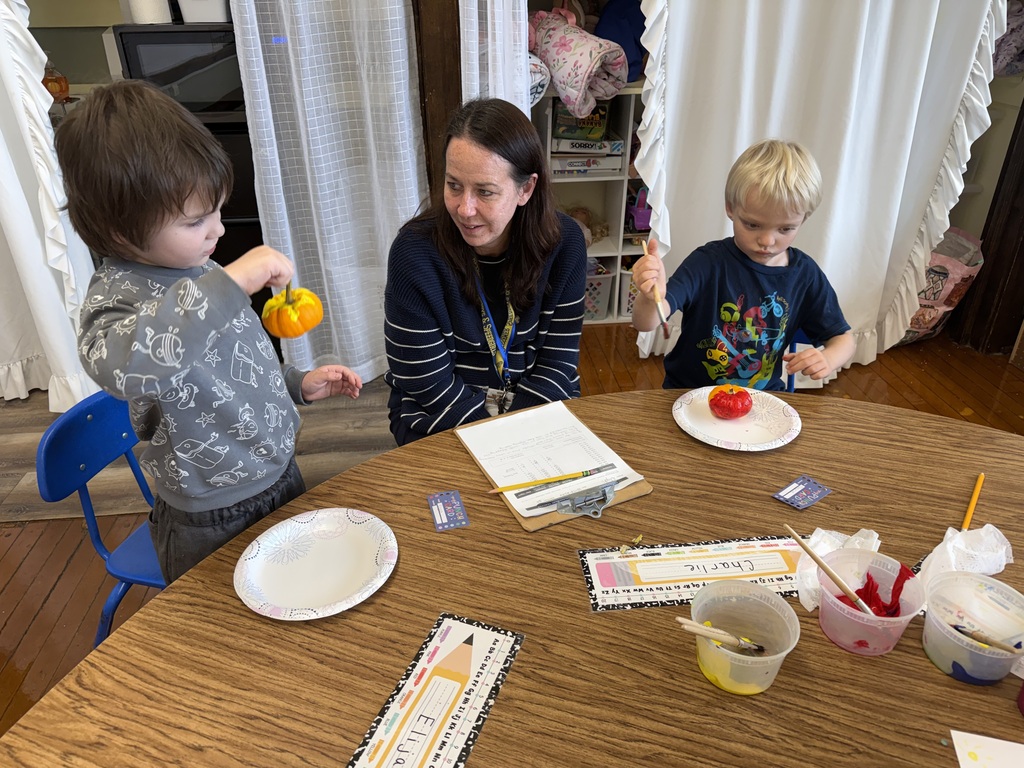 pumpkin painting in kindergarten 