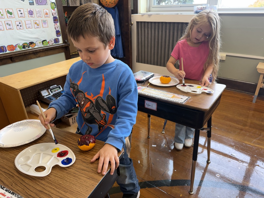 pumpkin painting in kindergarten 