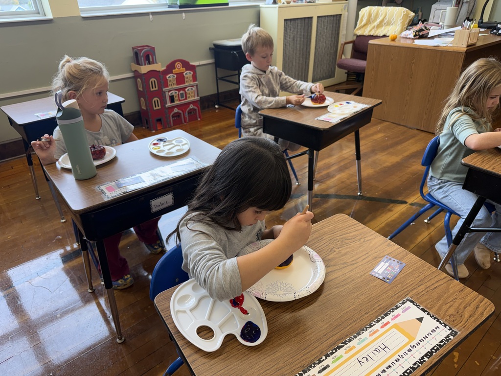 pumpkin painting in kindergarten 