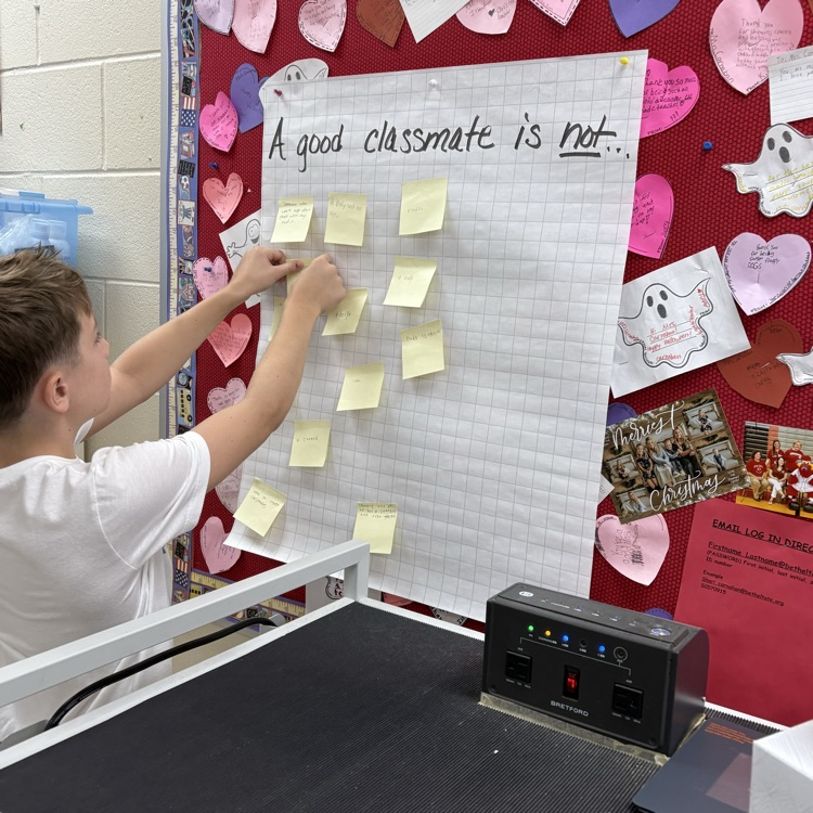 To kick off a new school year, Mrs. Carnahan’s classes completed an activity to define what makes a good classmate. Students also played “Would You Rather” to ease back into the new school year.