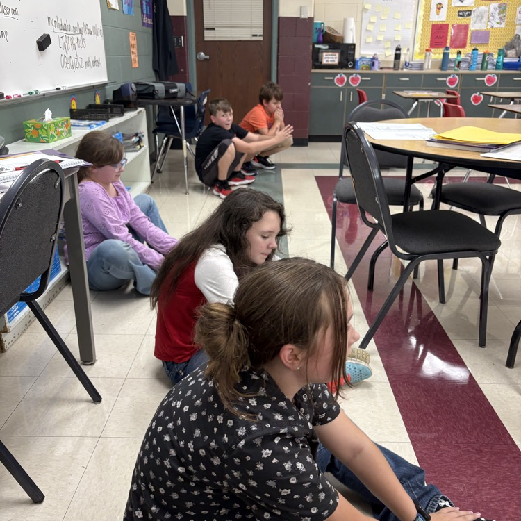 To kick off a new school year, Mrs. Carnahan’s classes completed an activity to define what makes a good classmate. Students also played “Would You Rather” to ease back into the new school year.