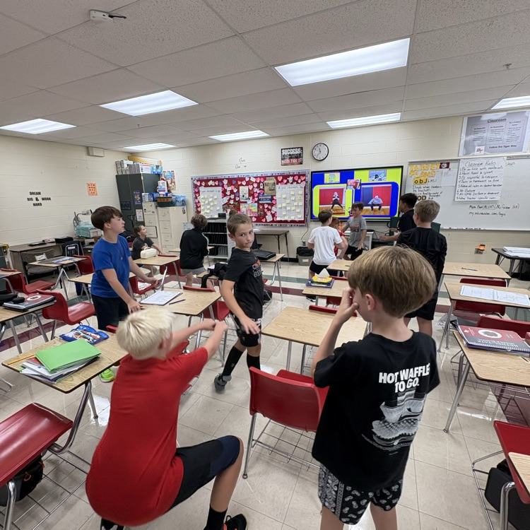 To kick off a new school year, Mrs. Carnahan’s classes completed an activity to define what makes a good classmate. Students also played “Would You Rather” to ease back into the new school year.