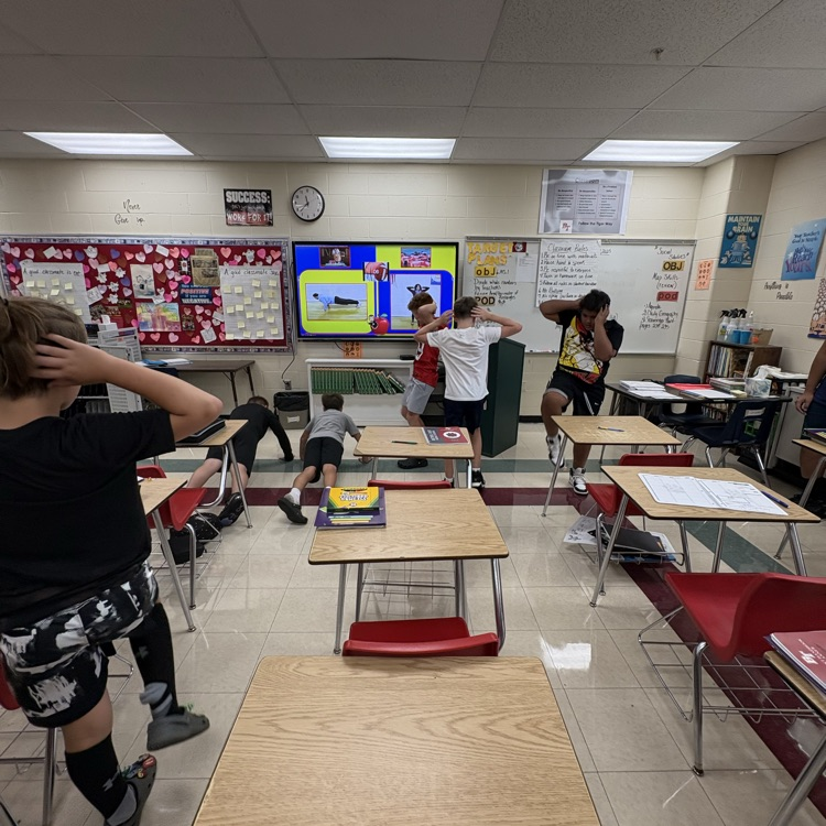 To kick off a new school year, Mrs. Carnahan’s classes completed an activity to define what makes a good classmate. Students also played “Would You Rather” to ease back into the new school year.