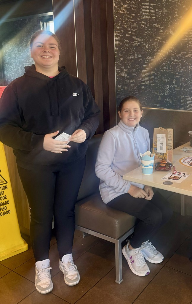Some of Mrs. Starline’s students earned a special lunch at McDonald’s to celebrate their outstanding behavior during the first quarter! 🍔👏 Great job following the Tiger Way!