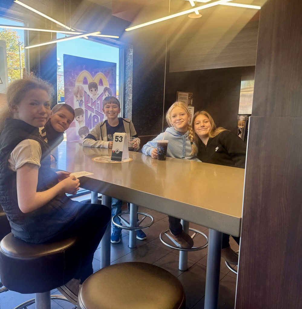Some of Mrs. Starline’s students earned a special lunch at McDonald’s to celebrate their outstanding behavior during the first quarter! 🍔👏 Great job following the Tiger Way!