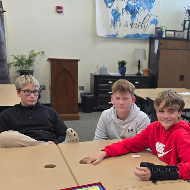 7th graders in Career Exploration used the game 5 Second Rule to practice communication and critical thinking while under pressure. They will definitely need those skills in their future jobs! 