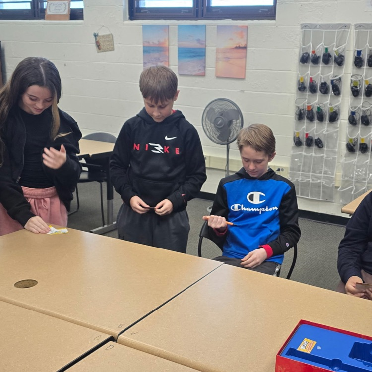 7th graders in Career Exploration used the game 5 Second Rule to practice communication and critical thinking while under pressure. They will definitely need those skills in their future jobs! 