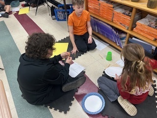 6th grade students in Mrs. Lee's science class took on a fun and festive STEM Challenge today! 🍂🏗️