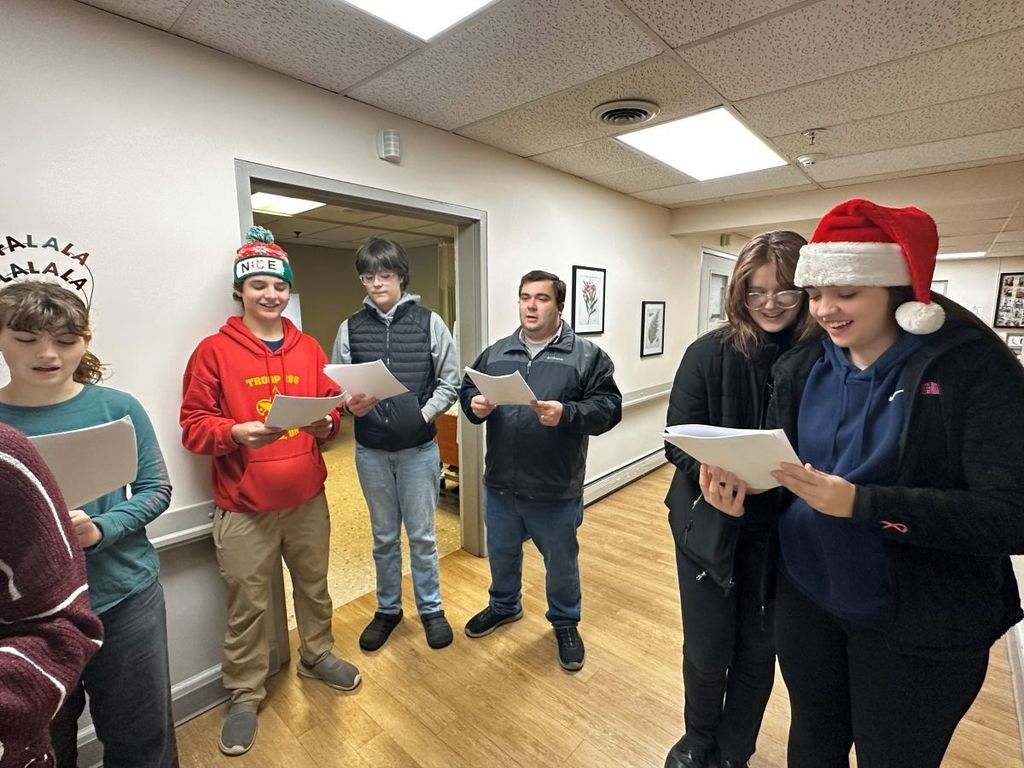 bths student council spreading holiday cheer