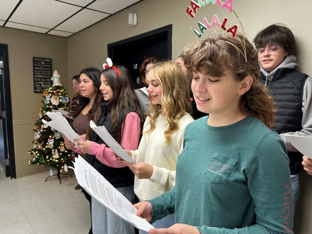 bths student council spreading holiday cheer