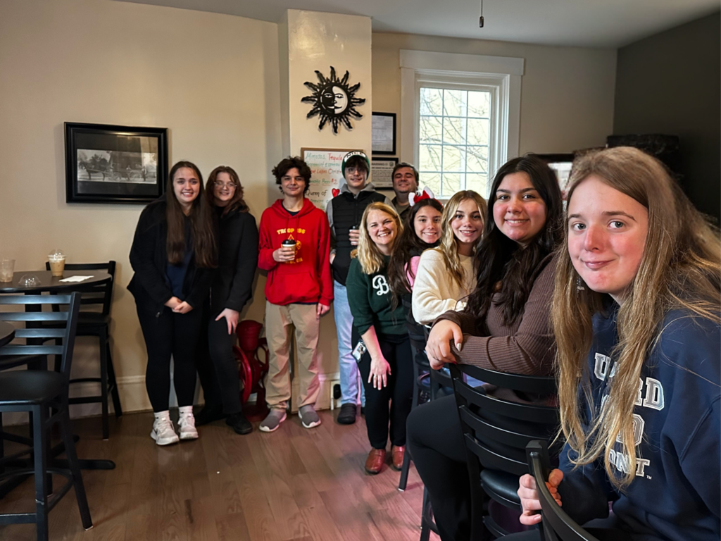 bths student council spreading holiday cheer