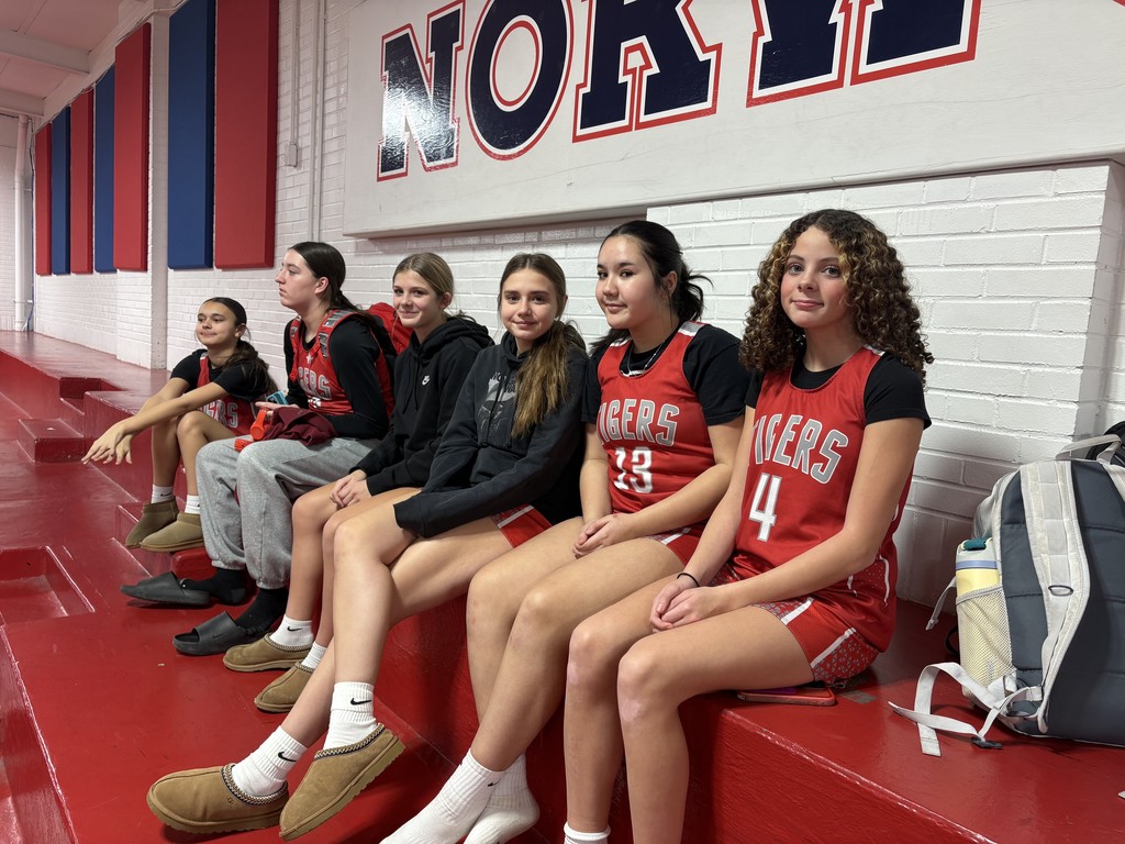 The 7th grade girls basketball team got their revenge in a big way, bouncing back from last week’s loss to Norwood with an 11-point victory in the rematch!   The team currently stands at 6–4 overall and 4–1 in league play. 🏀❤️🩶