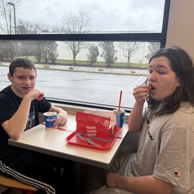 The Halcomb/Parlier/Valentine 7th grade students enjoyed their 2nd quarter reward by having lunch at DQ, Taco Bell, and Dunkin Donuts! 