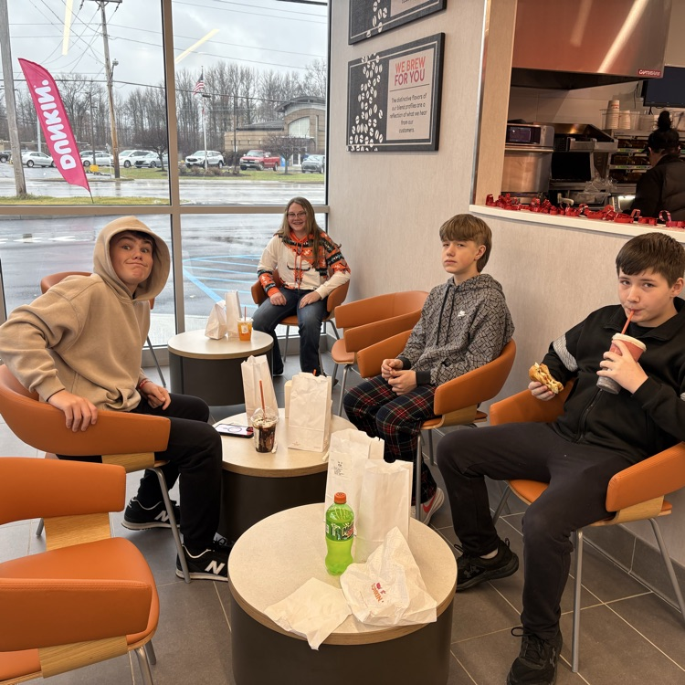 The Halcomb/Parlier/Valentine 7th grade students enjoyed their 2nd quarter reward by having lunch at DQ, Taco Bell, and Dunkin Donuts! 