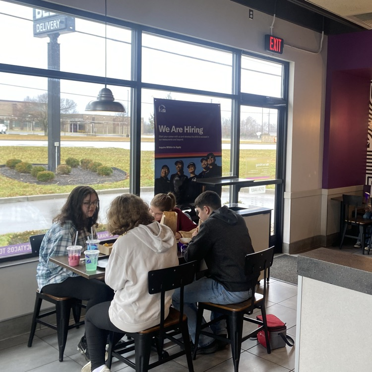The Halcomb/Parlier/Valentine 7th grade students enjoyed their 2nd quarter reward by having lunch at DQ, Taco Bell, and Dunkin Donuts! 