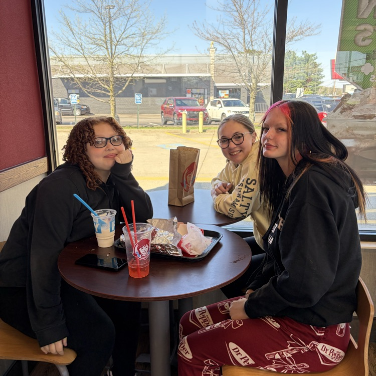 The Halcomb/Parlier/Valentine team celebrated their 3rd quarter good behavior with lunch at McDonald’s and Wendy’s!