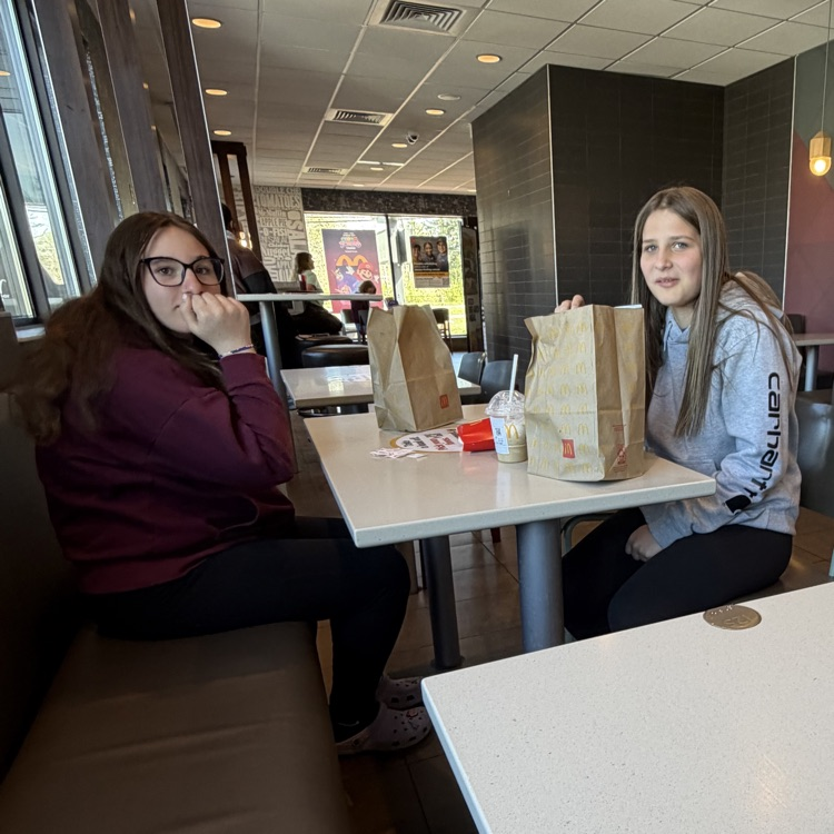 The Halcomb/Parlier/Valentine team celebrated their 3rd quarter good behavior with lunch at McDonald’s and Wendy’s!