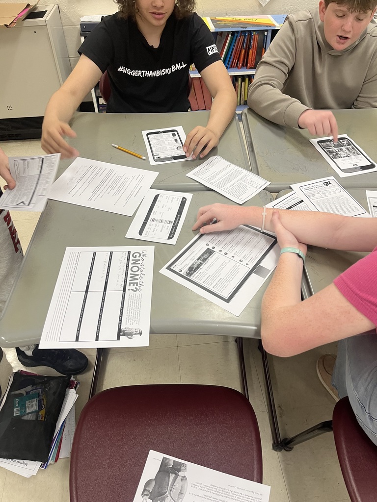 For the final day before ELA State Testing, 8th graders in Ms. Kincer’s class practiced evaluating evidence and writing thesis statements and counterarguments/rebuttals by working together to solve the mystery of who stole the garden gnome! 🕵️
