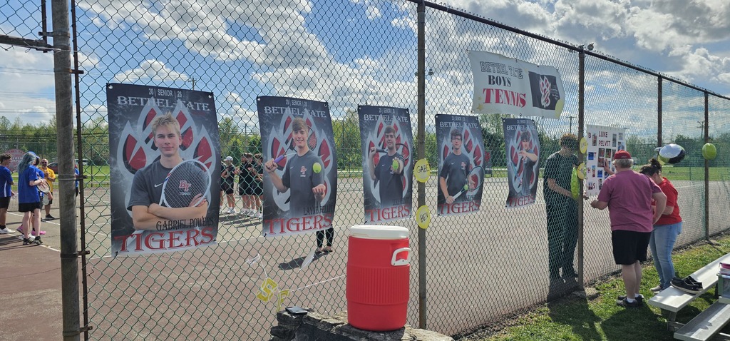 Boys Tennis Senior Night