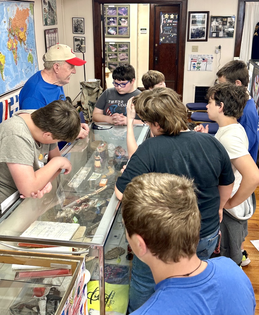 Students enjoyed the opportunity to learn from Steve Newman firsthand! Steve walked with them to the Bethel Historic Museum, shared adventures of his walk around the world, and explained the story behind each item. This was followed by a picnic at Burke Park.