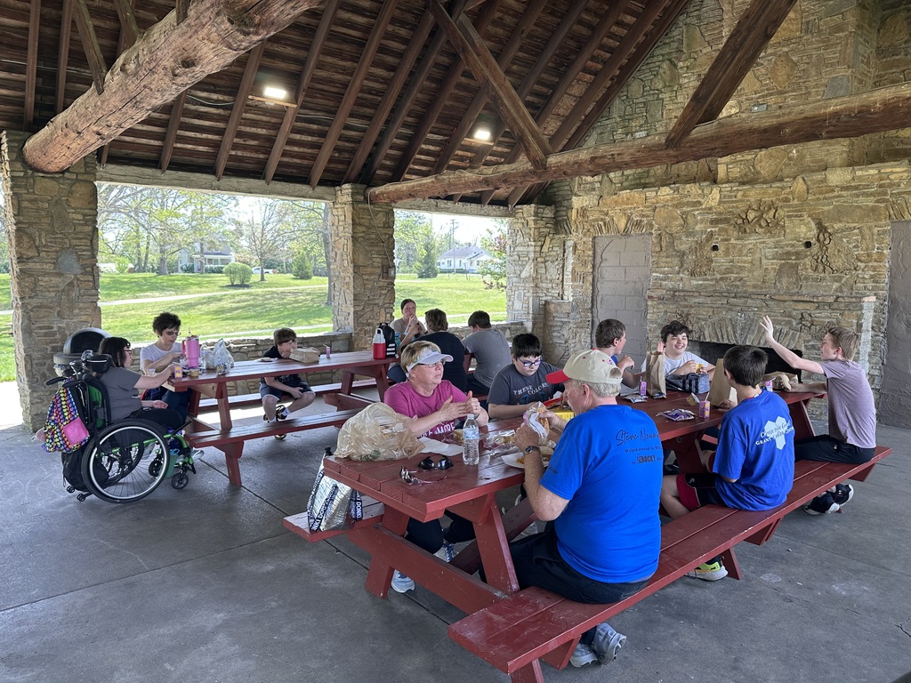 Students enjoyed the opportunity to learn from Steve Newman firsthand! Steve walked with them to the Bethel Historic Museum, shared adventures of his walk around the world, and explained the story behind each item. This was followed by a picnic at Burke Park.