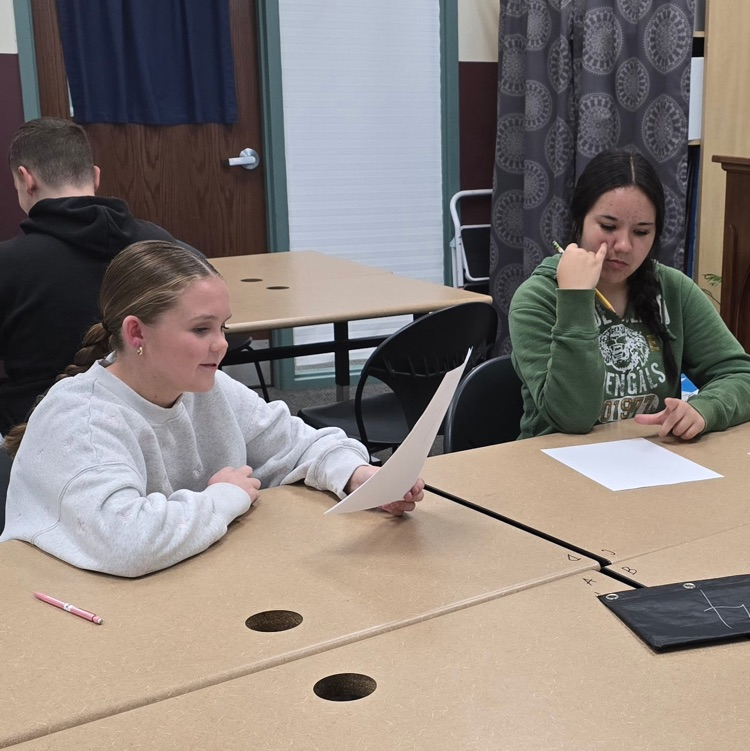 Communication plays an important role in most careers. 7th graders in Career Exploration practiced this soft skill by describing their bedrooms to a classmate who tried to draw it correctly. 