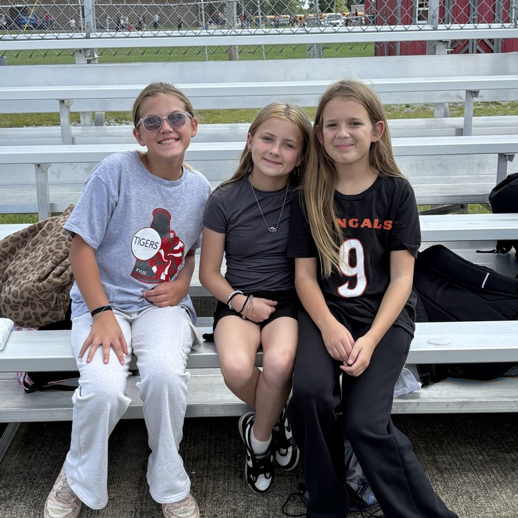 Sixth grade students enjoying reward time 