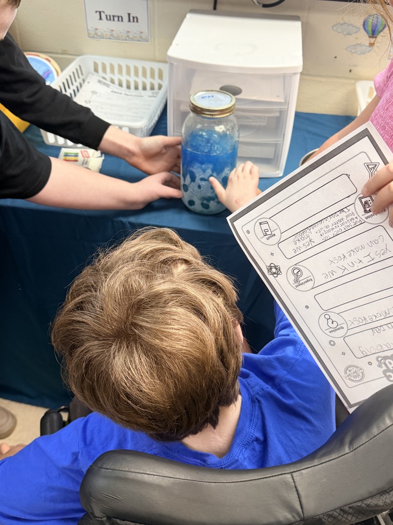 What happens when water vapor temperature gets below 32 degrees Fahrenheit? Students used the scientific method to do an experiment and found out that it creates frost!