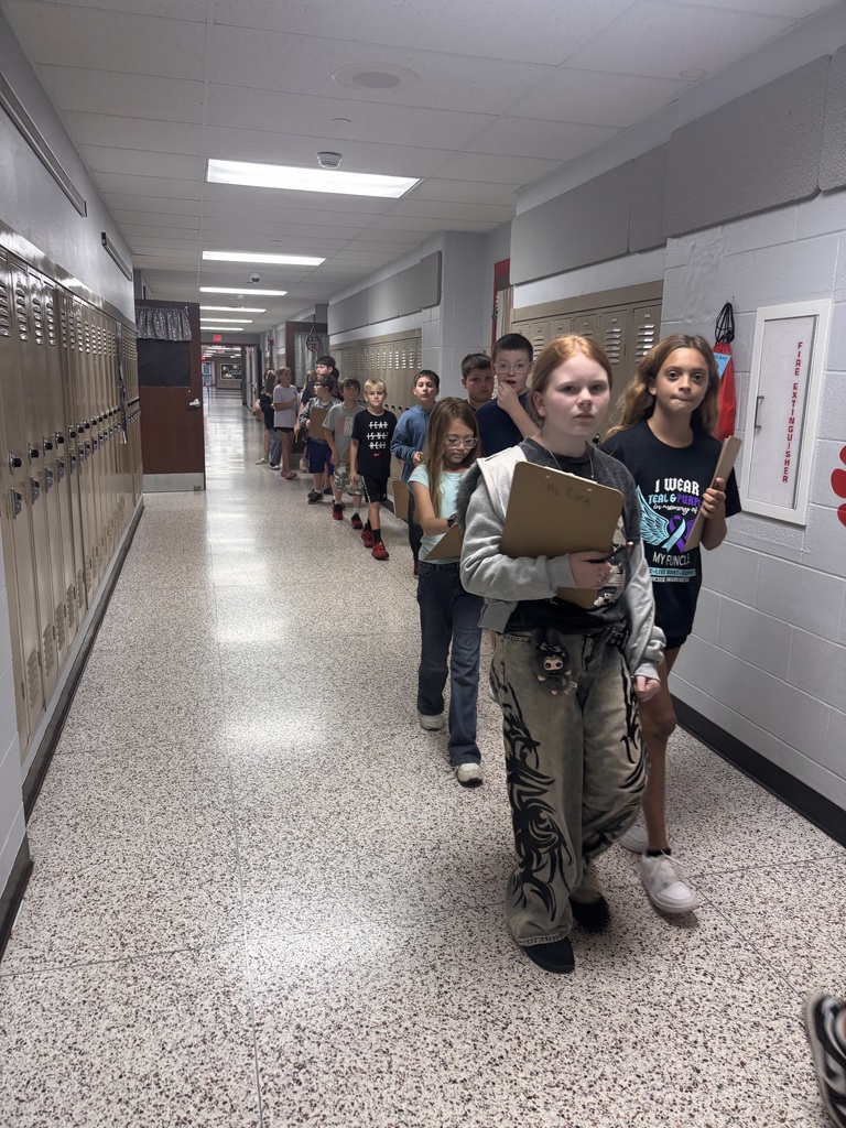 🔬🌿 Ms. Riley’s class is exploring ecosystems! Today, we took a tour around the building to identify biotic (living) and abiotic (nonliving) factors and discuss how they interact with one another. 🌱 We’re bringing our ecosystem learning to life by finding examples all around us! 🐛🌎