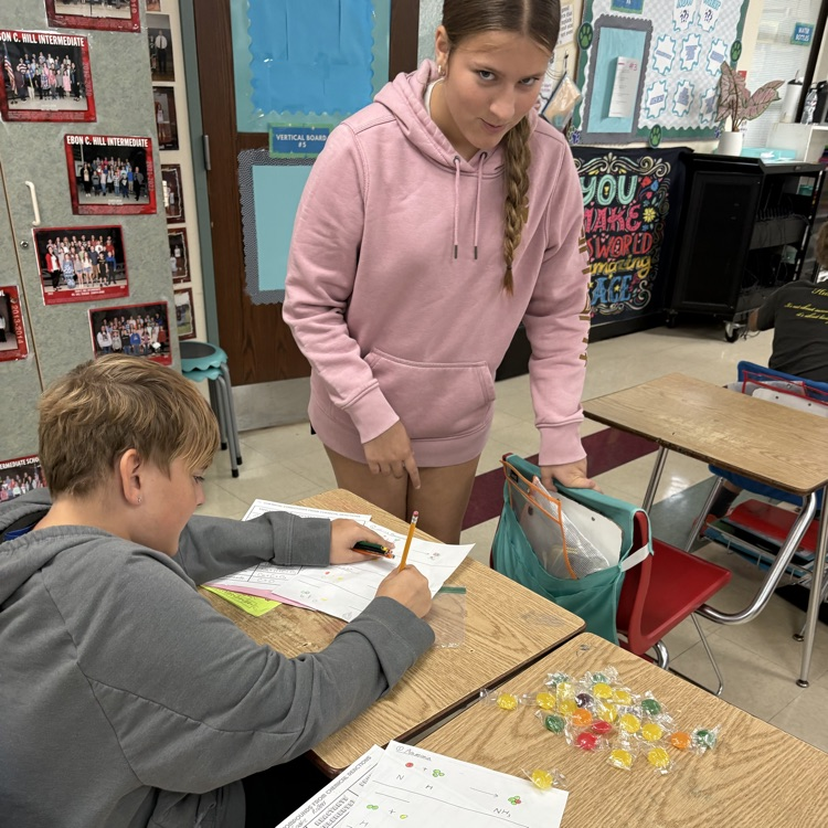 7th graders explored chemical reactions by drawing reactants and products, then modeling how atoms rearrange to form new substances using candy! 🍬🧪