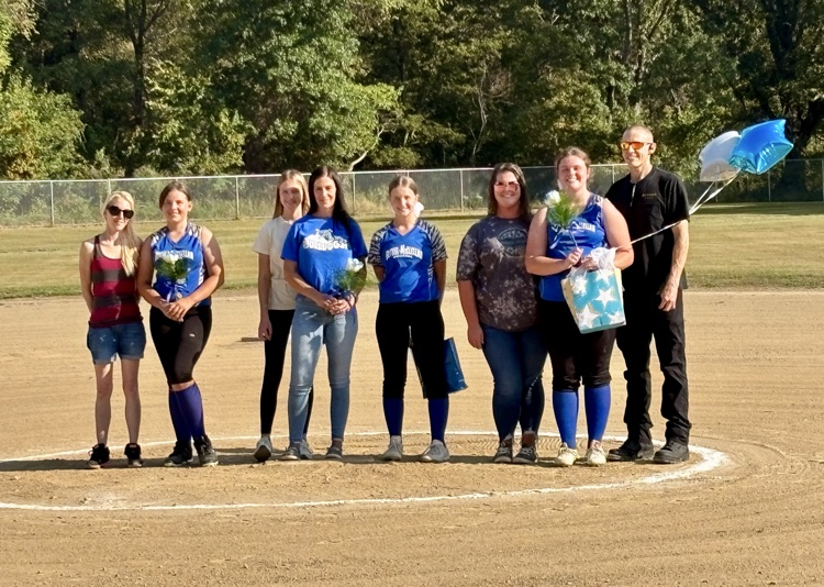 8th grade softball players