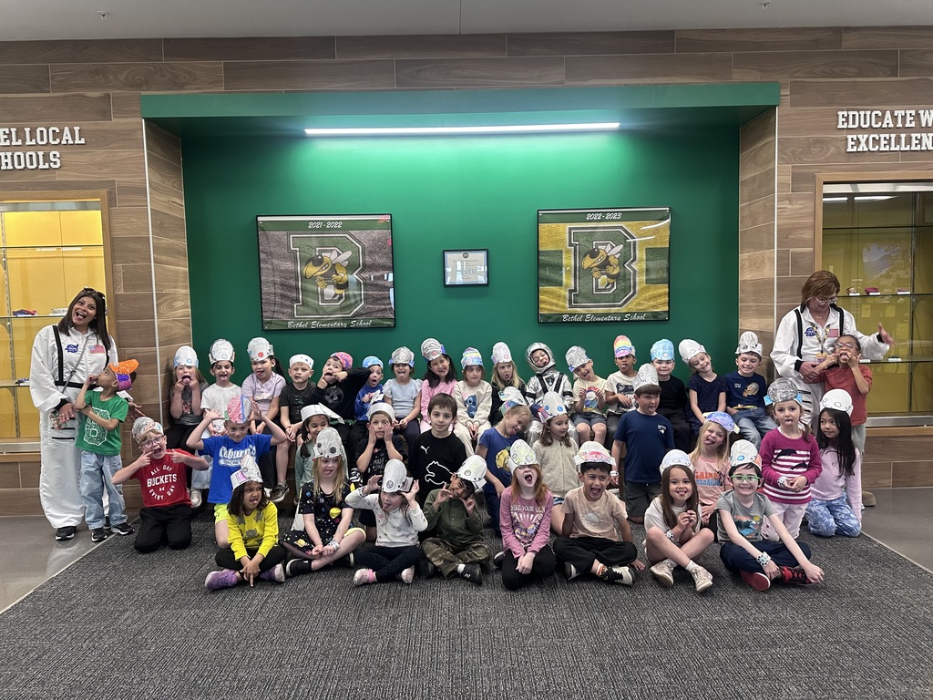 Mrs. Elam & Ms. Pfeiffer’s class blasted into a fun week of learning as we celebrated the splashdown of Artemis II!