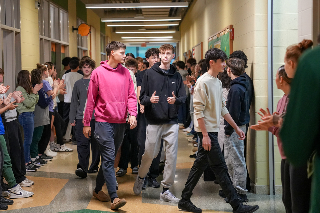 Senior Clap Out