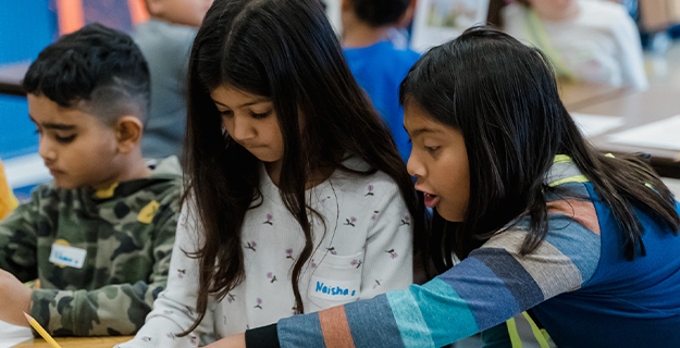 Central Boulevard welcomes new students with ice cream social