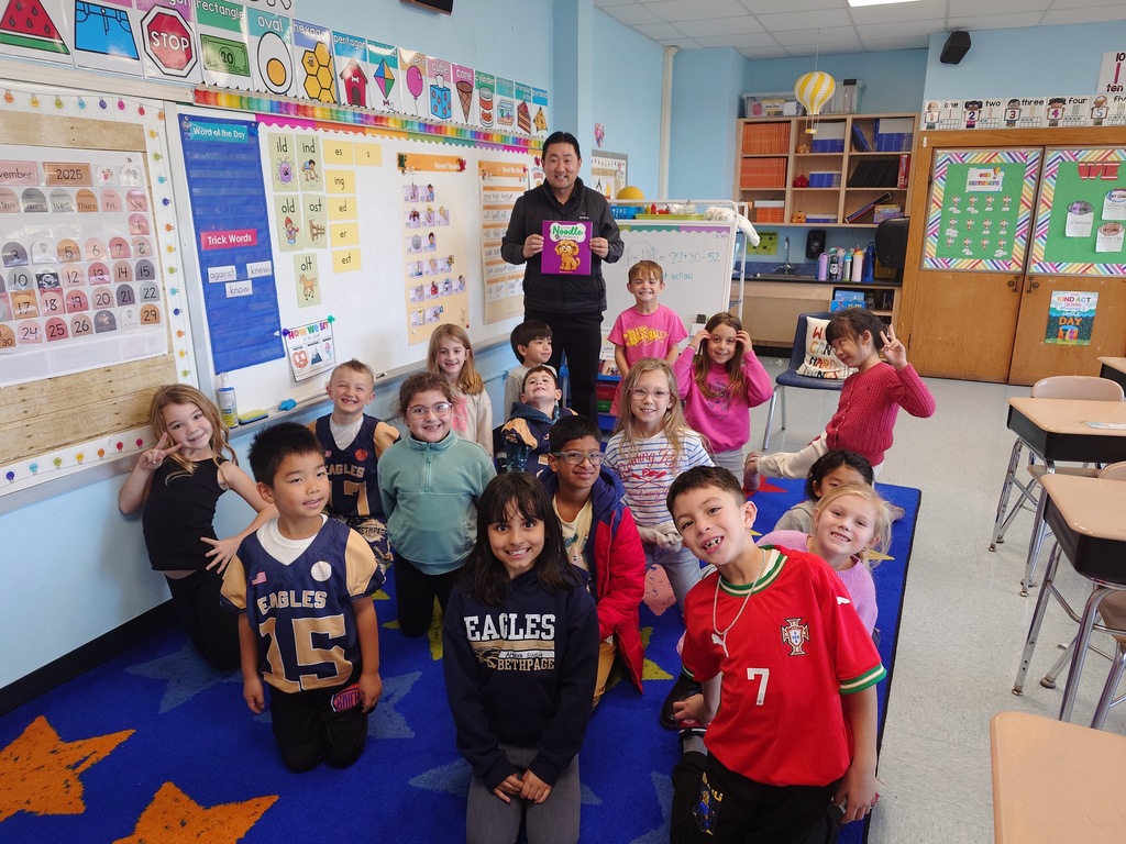 Mr. Choi visits Ms. Posillico’s class for Parents as Reading Partners (PARP) month.