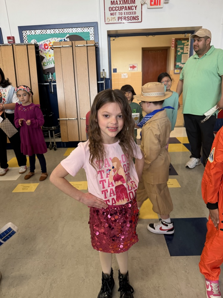 Second grade wax museum in action.