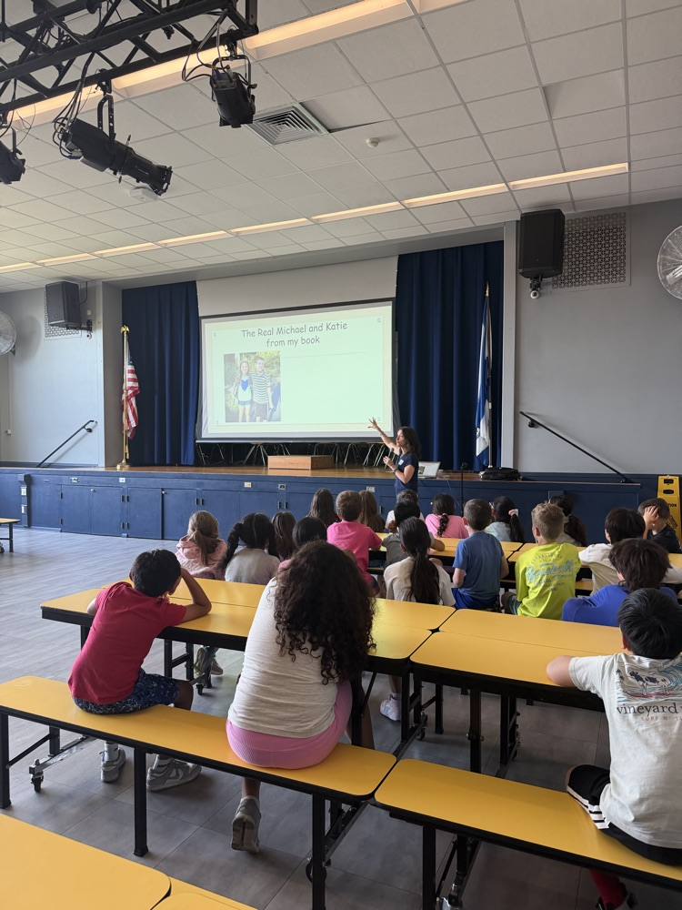 Amy McCoy presenting to students 
