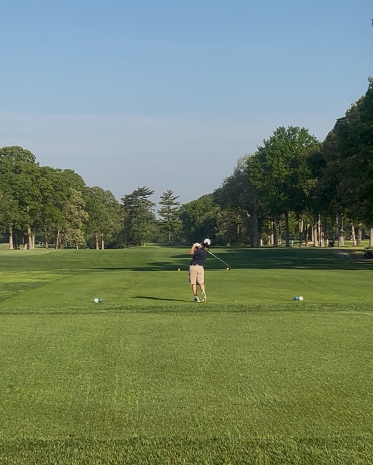 Senior Max D’Orazio tees off!