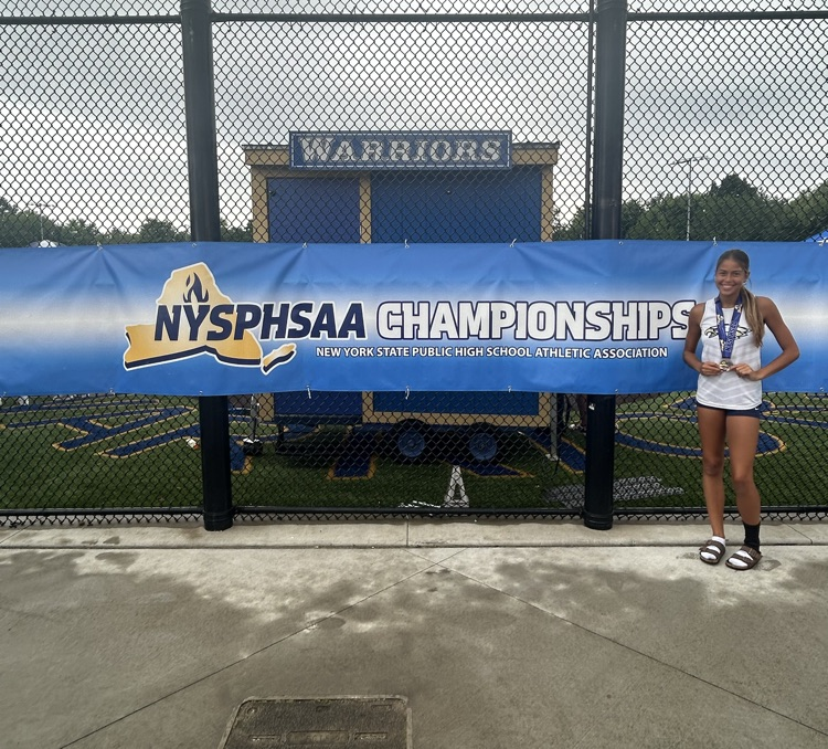 Congratulations to freshman Felicity Nuzzi on placing 3rd in the 100m High Hurdles!