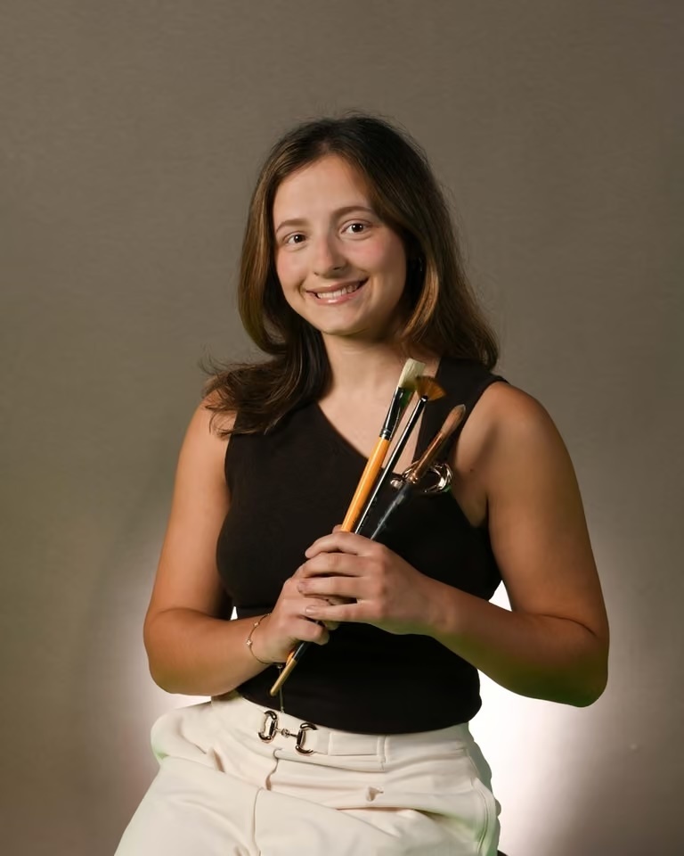 Kayla Cusumano photo in Newsday for Long Island Scholar Artist