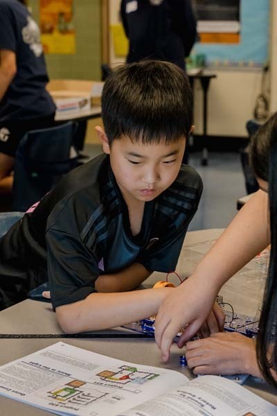On May 20, six members of Bethpage High School’s award-winning robotics team, the Regal Eagles, visited Kramer Lane Elementary School to lead a series of engineering workshops for fifth grade students.