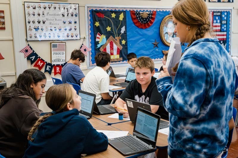 Bethpage High School’s Civics Club visited JFK Middle School to lead an interactive lesson on the U.S. Constitution and the three branches of government.