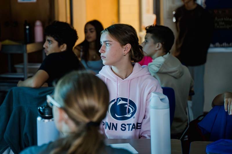 Bethpage High School’s Civics Club visited JFK Middle School to lead an interactive lesson on the U.S. Constitution and the three branches of government.