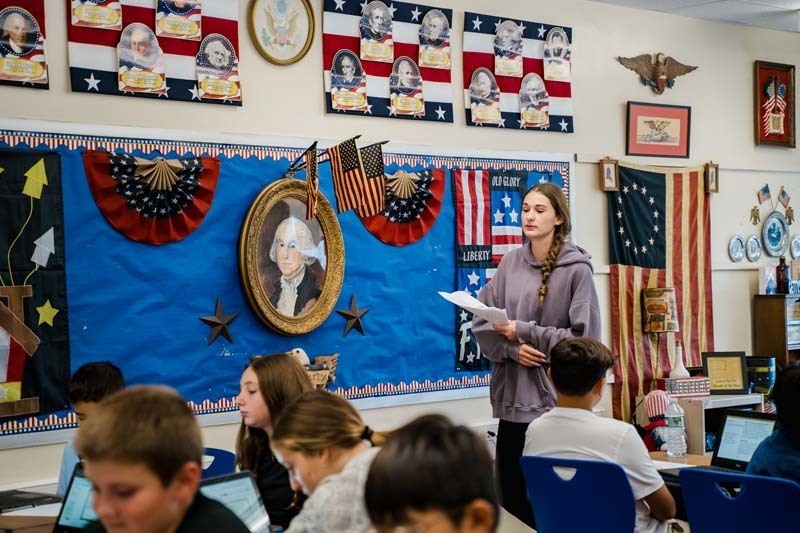 Bethpage High School’s Civics Club visited JFK Middle School to lead an interactive lesson on the U.S. Constitution and the three branches of government.