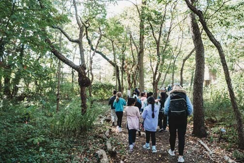  Fourth graders from all three Bethpage elementary schools – Charles Campagne, Kramer Lane, and Central Boulevard – enjoyed an engaging field trip to the Nature Discovery Gardens at Bethpage State Park last week.