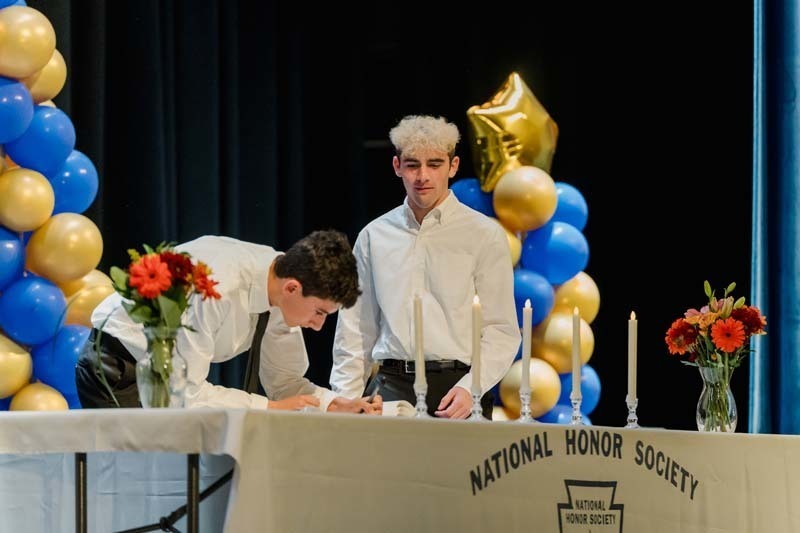 Student accepting award.